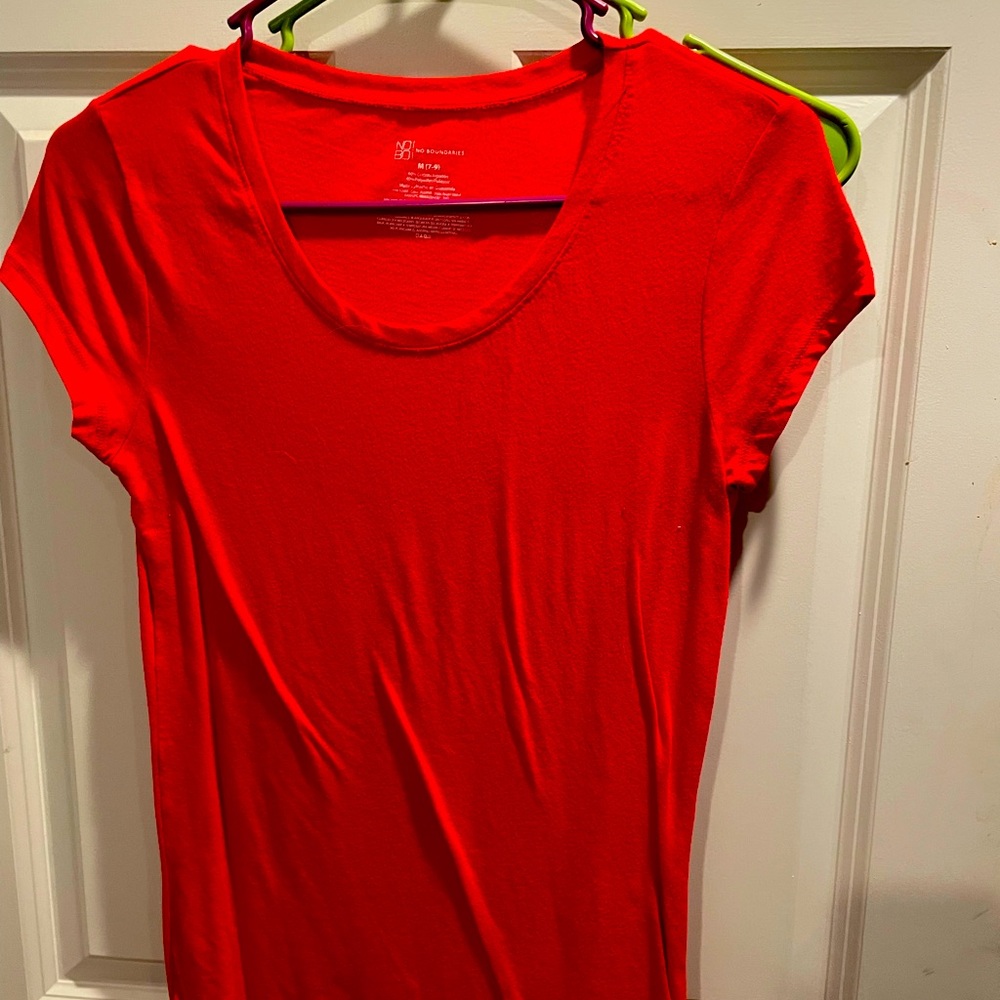 Woman’s short sleeve shirt size m